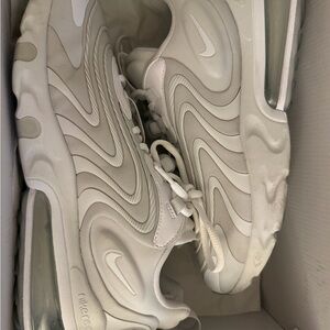 Nike White Sneakers men’s air max 270 react size 9